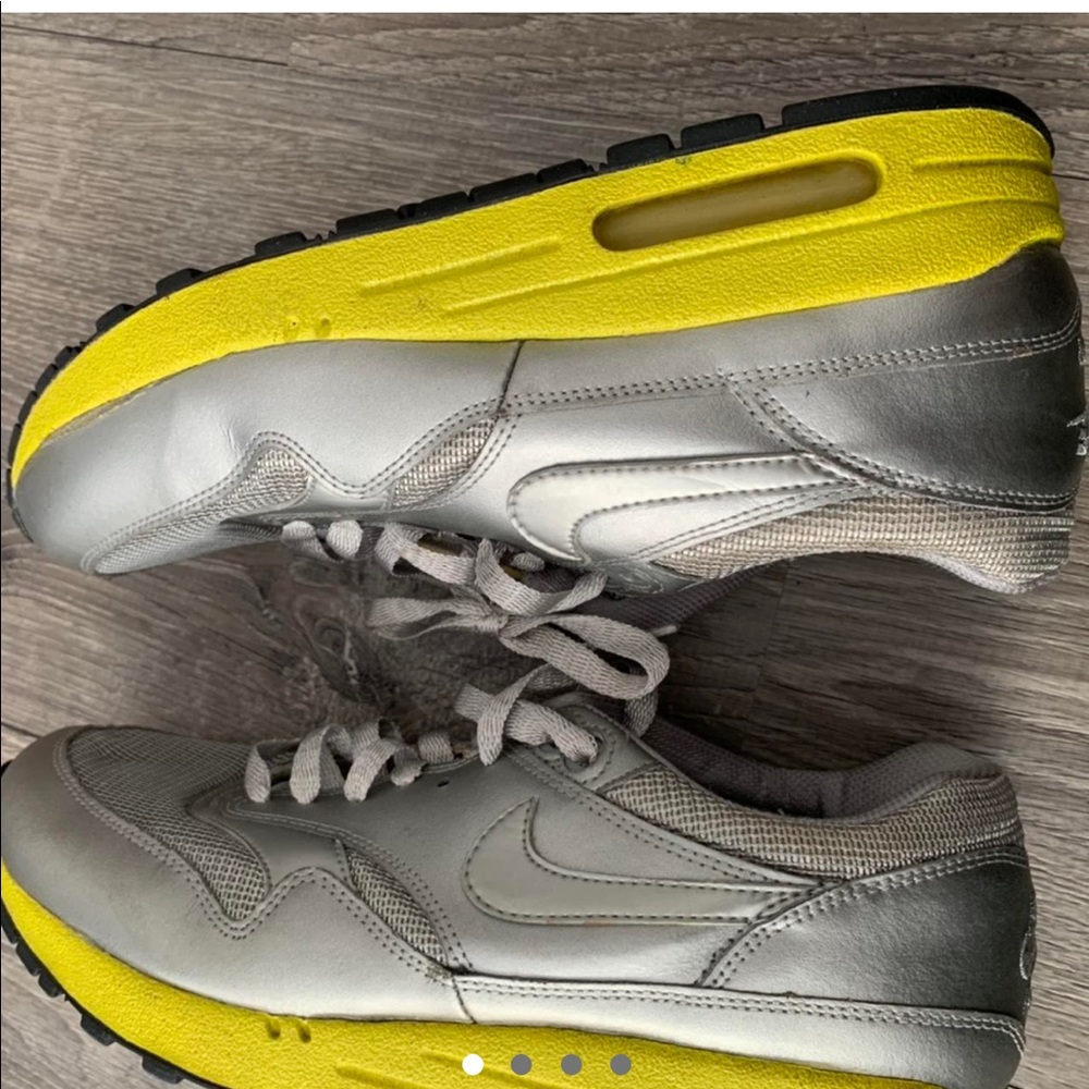 Nike air